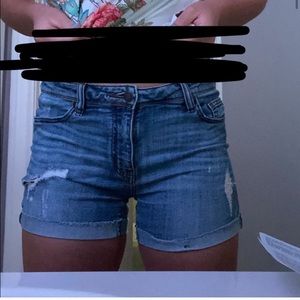 🎉🎉ripped jean shorts!!